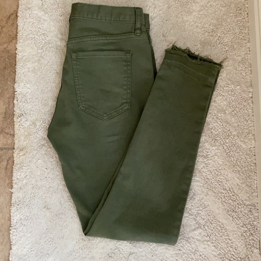 Banana Republic army green skinny jeans 26